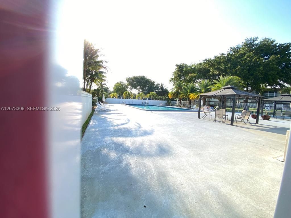 1001 Hillcrest Ct, Unit 215, Hollywood, FL 33021 Photo
