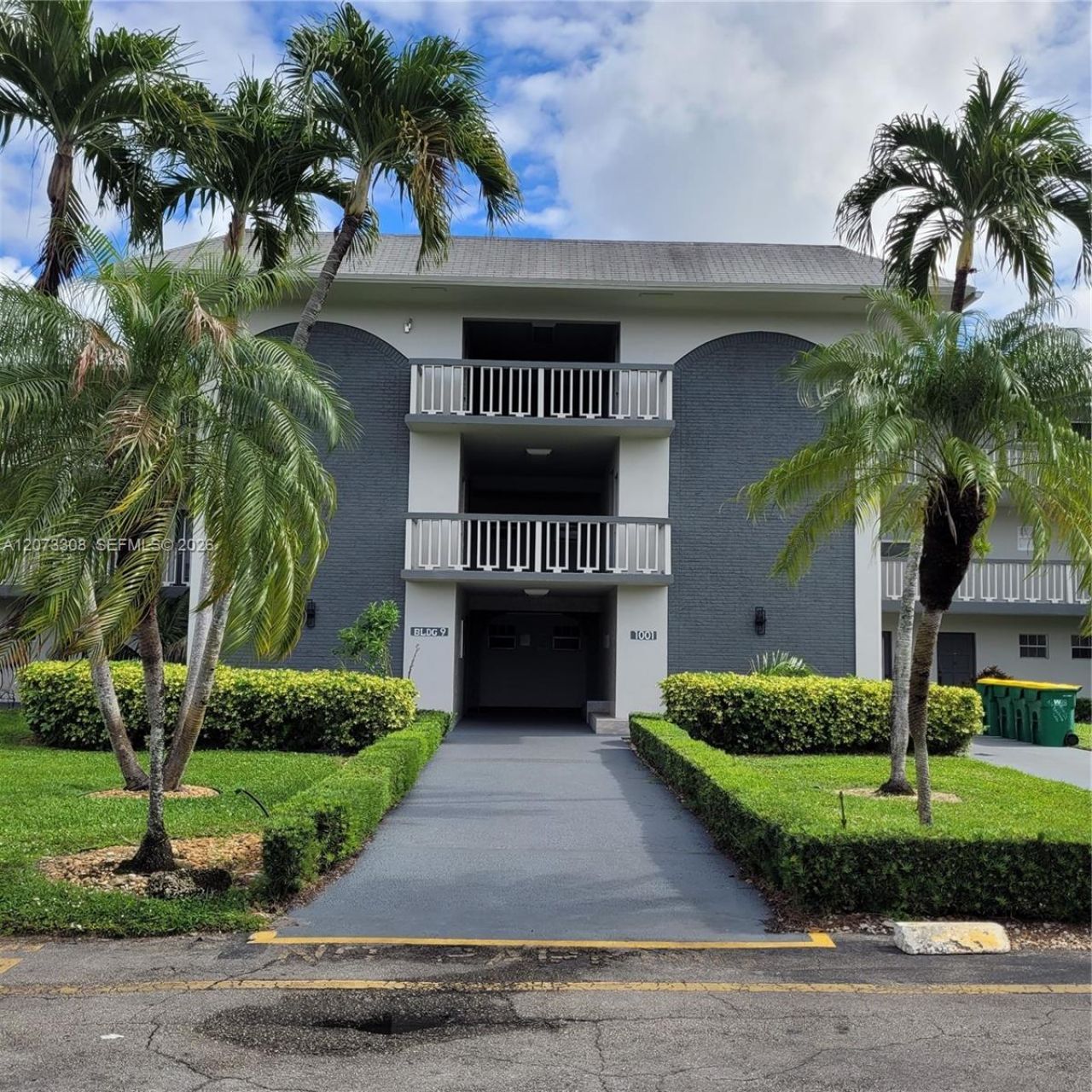 1001 Hillcrest Ct, Unit 215, Hollywood, FL 33021 Photo