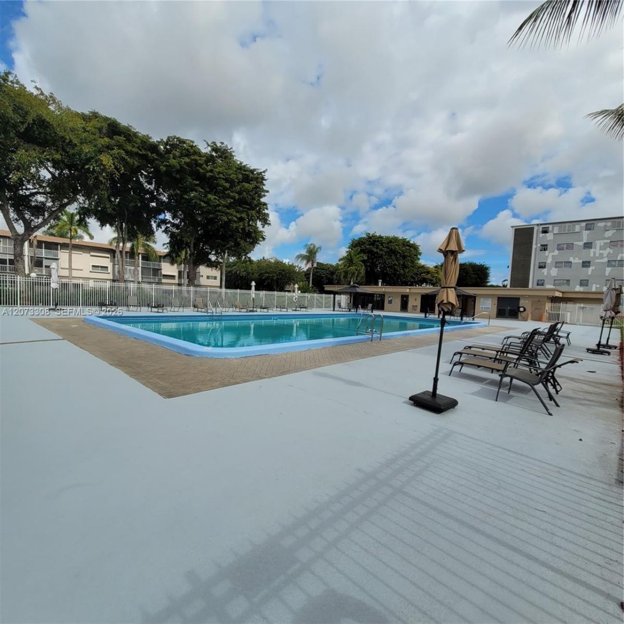 1001 Hillcrest Ct, Unit 215, Hollywood, FL 33021 Photo