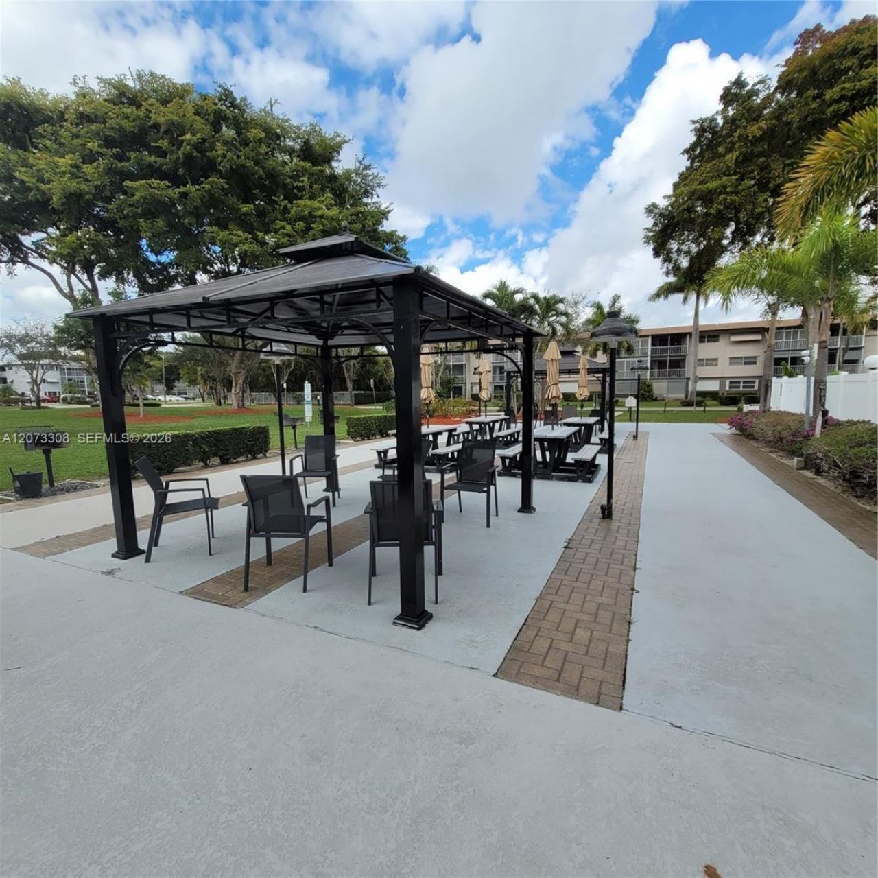 1001 Hillcrest Ct, Unit 215, Hollywood, FL 33021 Photo
