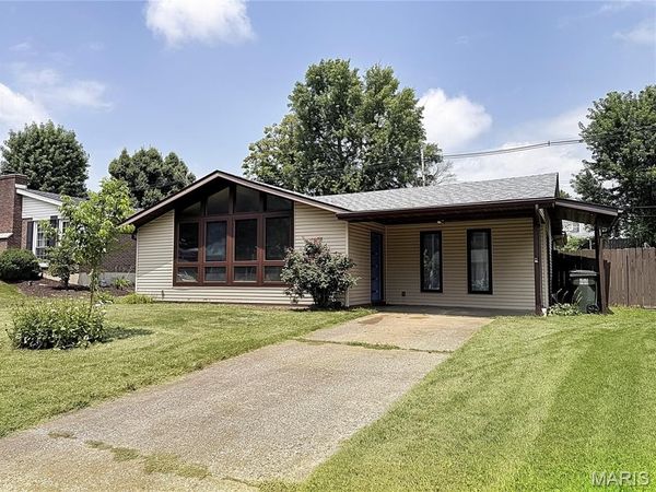 1108 N Rapp Avenue , Columbia, IL 62236