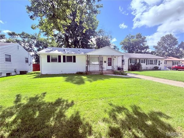 80 Florissant Park Drive , Florissant, MO 63031