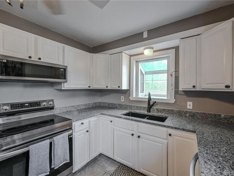 3301 Troy Road, Springfield, OH 45504 Photo 10