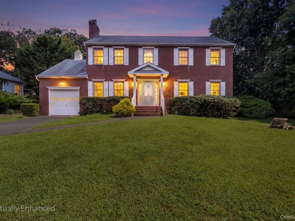 515 The Greenway, East Marion, NY 11939