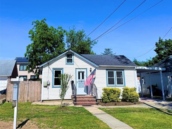 17 W 2nd , Deer Park, NY 11729