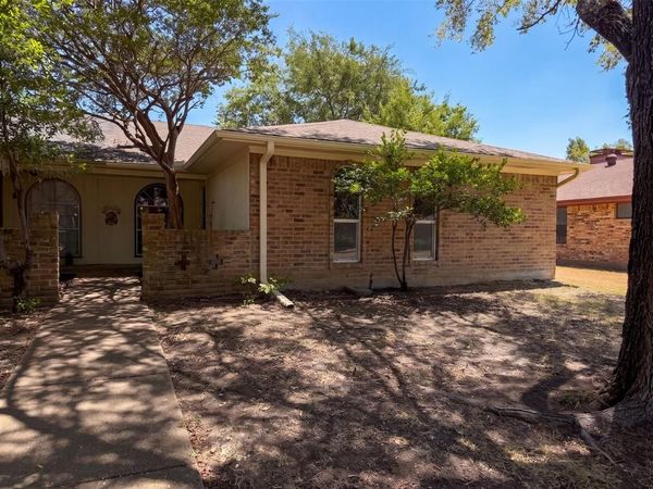 4824 Berridge Lane, Dallas, TX 75227