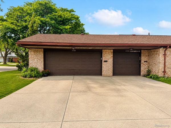 11797 Meadow Lane Drive, Warren, Mi 48093