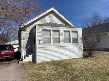 3521 Davison Road, Flint, Mi 48506
