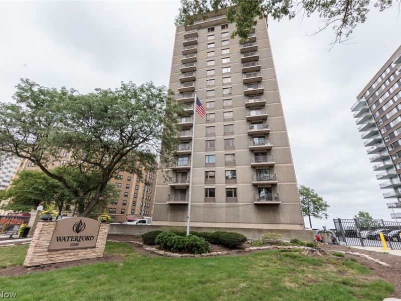 12500 Edgewater Drive, Unit 303, Lakewood, OH 44107 Photo 1