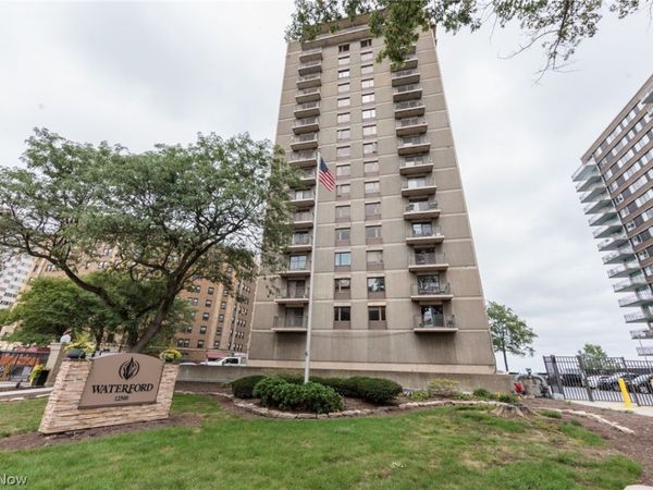 12500 Edgewater Drive , Unit 303, Lakewood, OH 44107