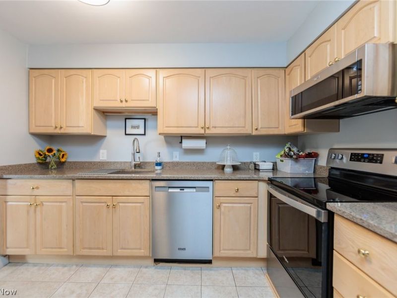 12500 Edgewater Drive, Unit 303, Lakewood, OH 44107 Photo 16
