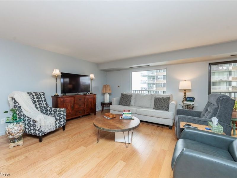 12500 Edgewater Drive, Unit 303, Lakewood, OH 44107 Photo 9