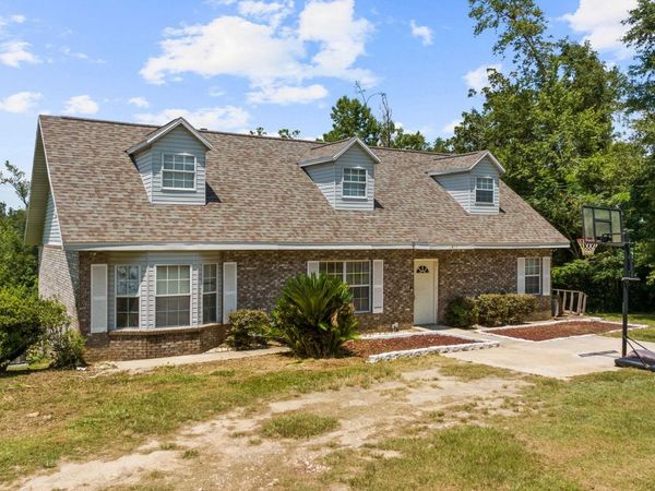 4503 Clearwater Lane , Marianna, FL 32448