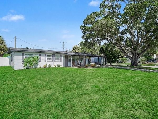 4636 W BAY COURT AVENUE , TAMPA, FL 33611