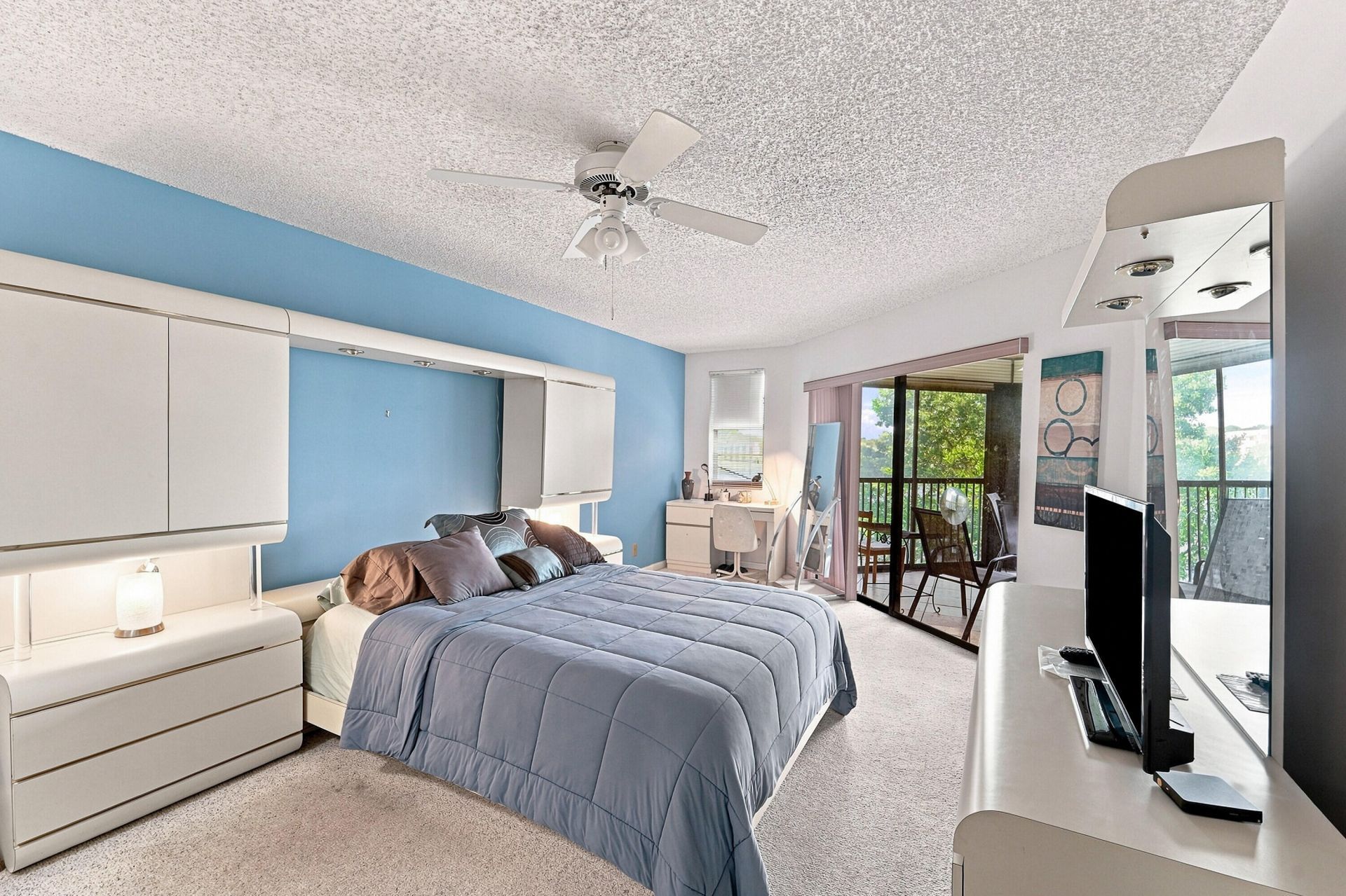7254 Fairfax Drive, Unit 304, Tamarac, FL 33321 Photo