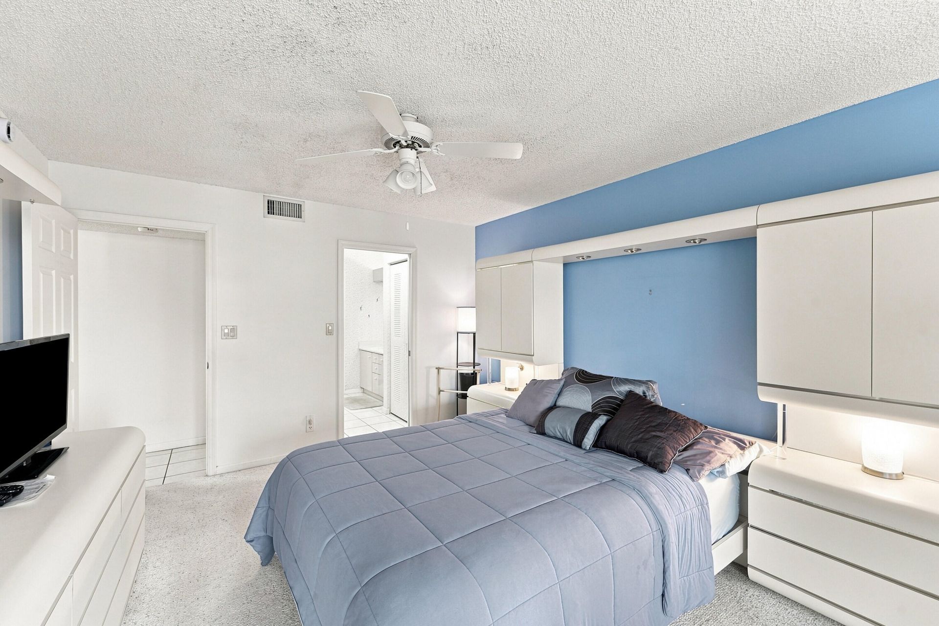 7254 Fairfax Drive, Unit 304, Tamarac, FL 33321 Photo
