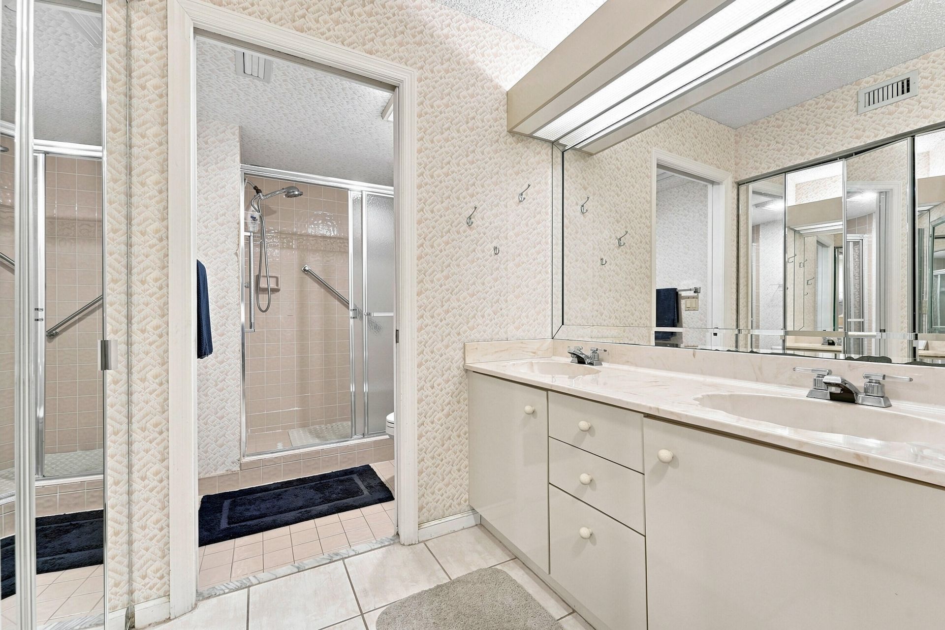 7254 Fairfax Drive, Unit 304, Tamarac, FL 33321 Photo