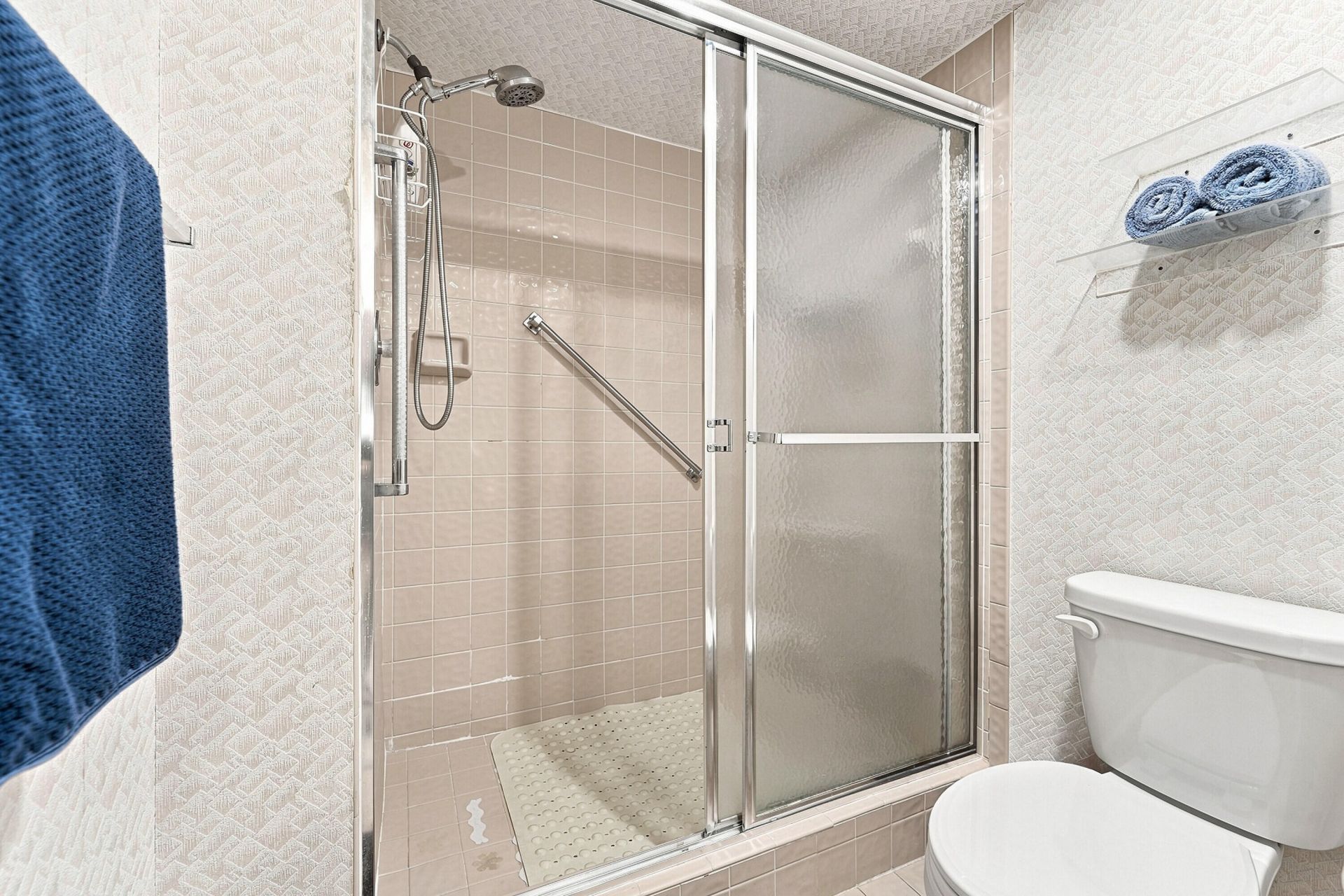 7254 Fairfax Drive, Unit 304, Tamarac, FL 33321 Photo