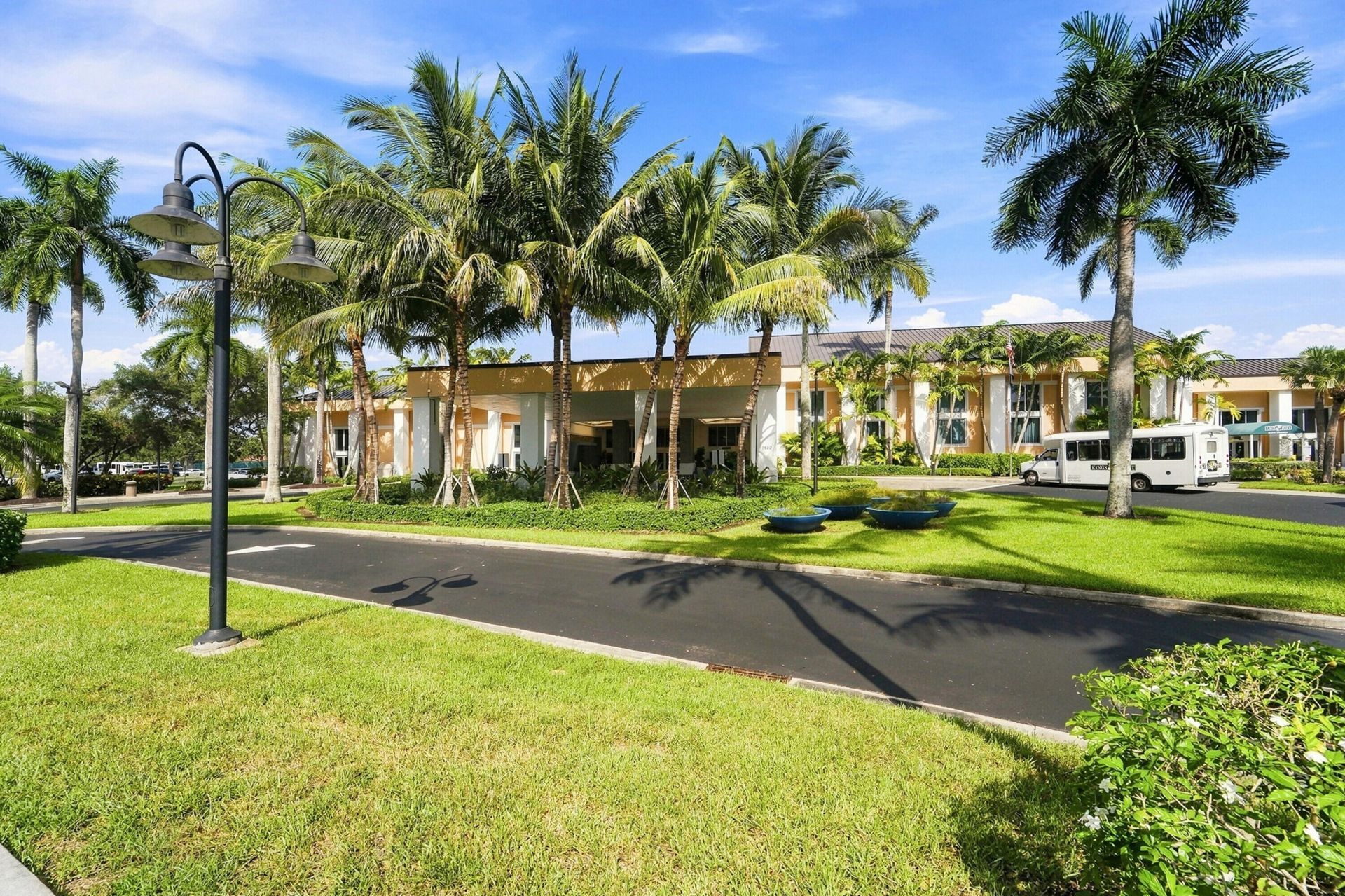 7254 Fairfax Drive, Unit 304, Tamarac, FL 33321 Photo