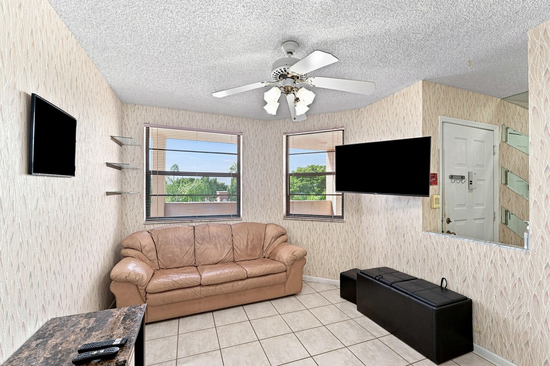 7254 Fairfax Drive, Unit 304, Tamarac, FL 33321 Photo