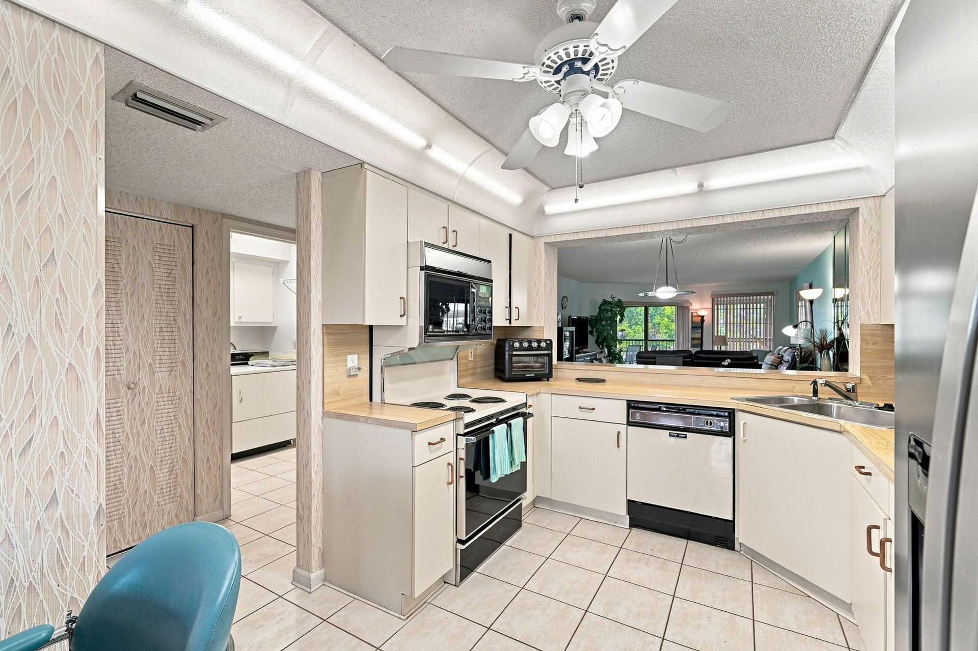 7254 Fairfax Drive, Unit 304, Tamarac, FL 33321 Photo