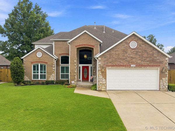 3705 W Urbana Street , Broken Arrow, OK 74012