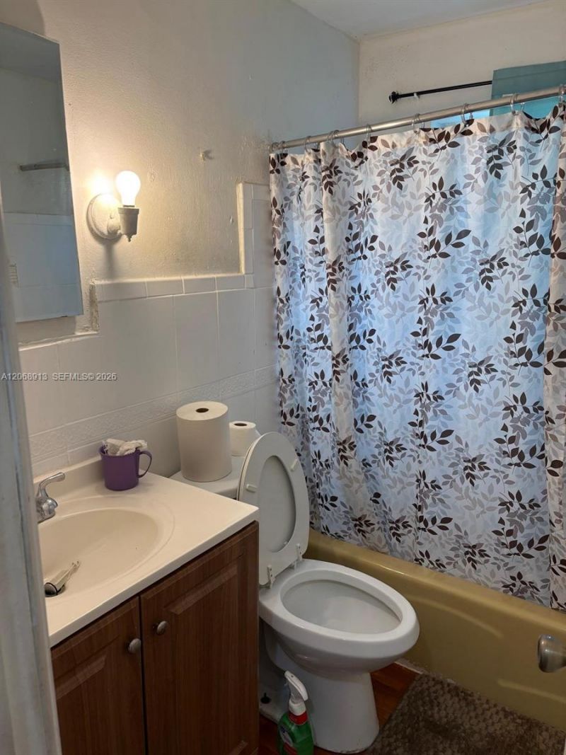 2745 NW 69th Ave , Sunrise, FL 33313 Photo