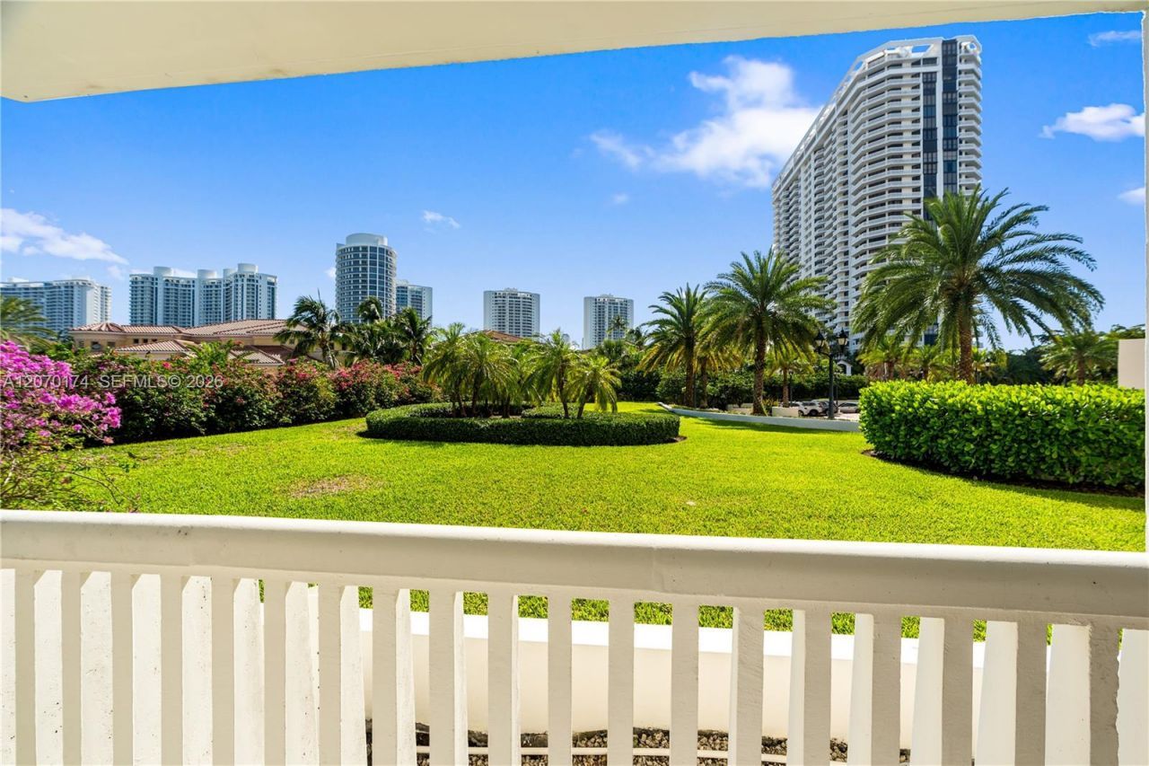 1000 W Island Blvd, Unit 202, Aventura, FL 33160 Photo