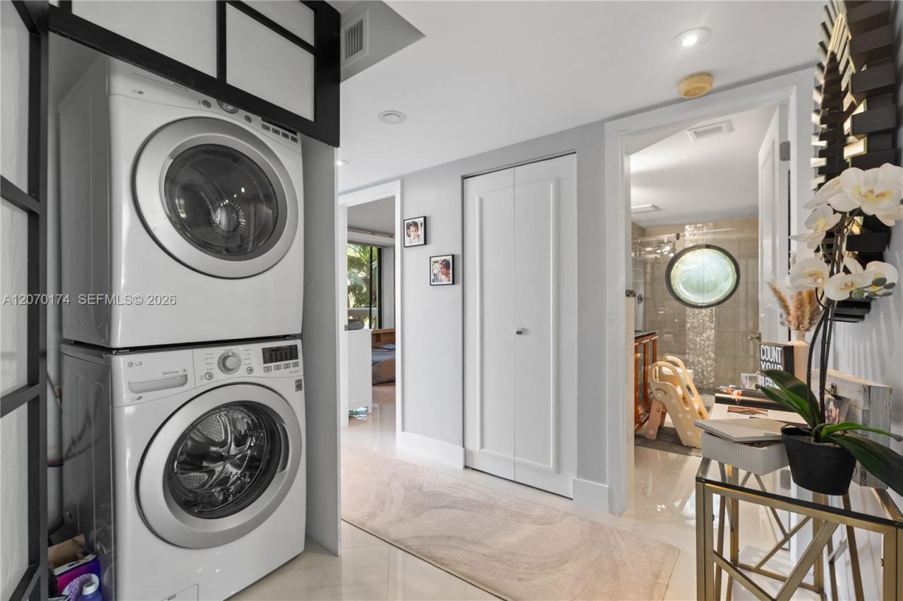 1000 W Island Blvd, Unit 202, Aventura, FL 33160 Photo