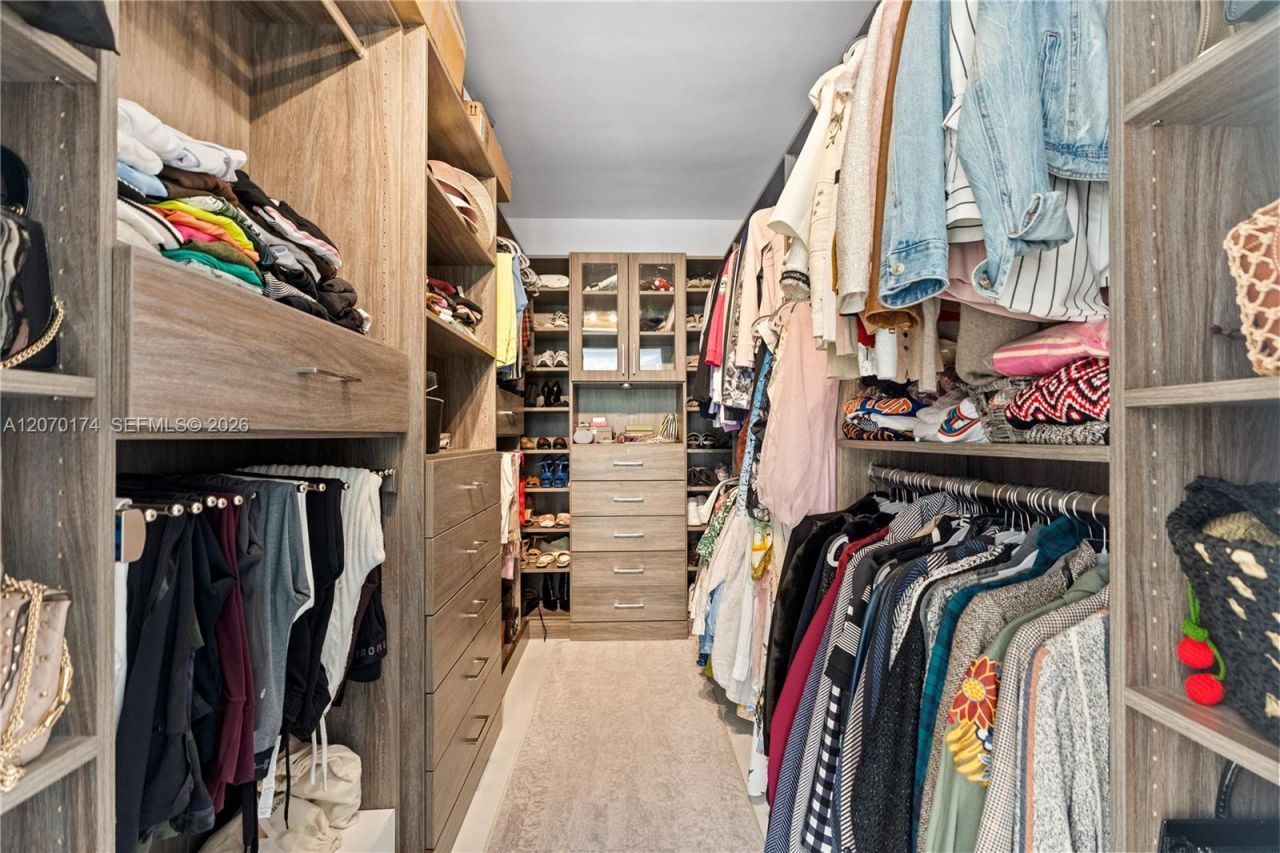 1000 W Island Blvd, Unit 202, Aventura, FL 33160 Photo
