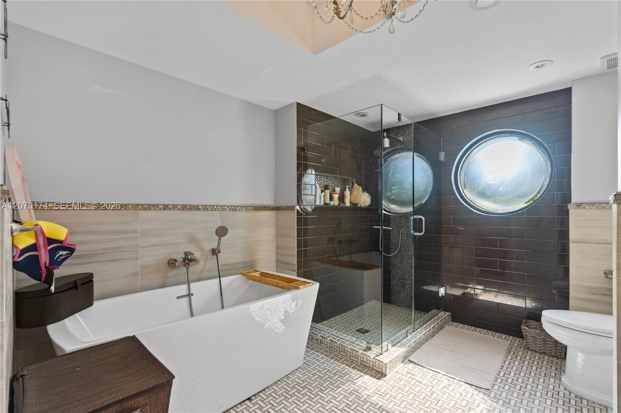 1000 W Island Blvd, Unit 202, Aventura, FL 33160 Photo