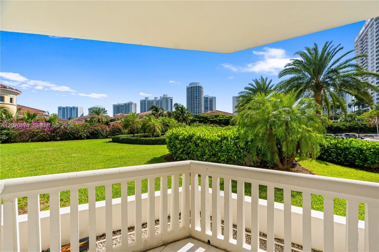 1000 W Island Blvd, Unit 202, Aventura, FL 33160 Photo