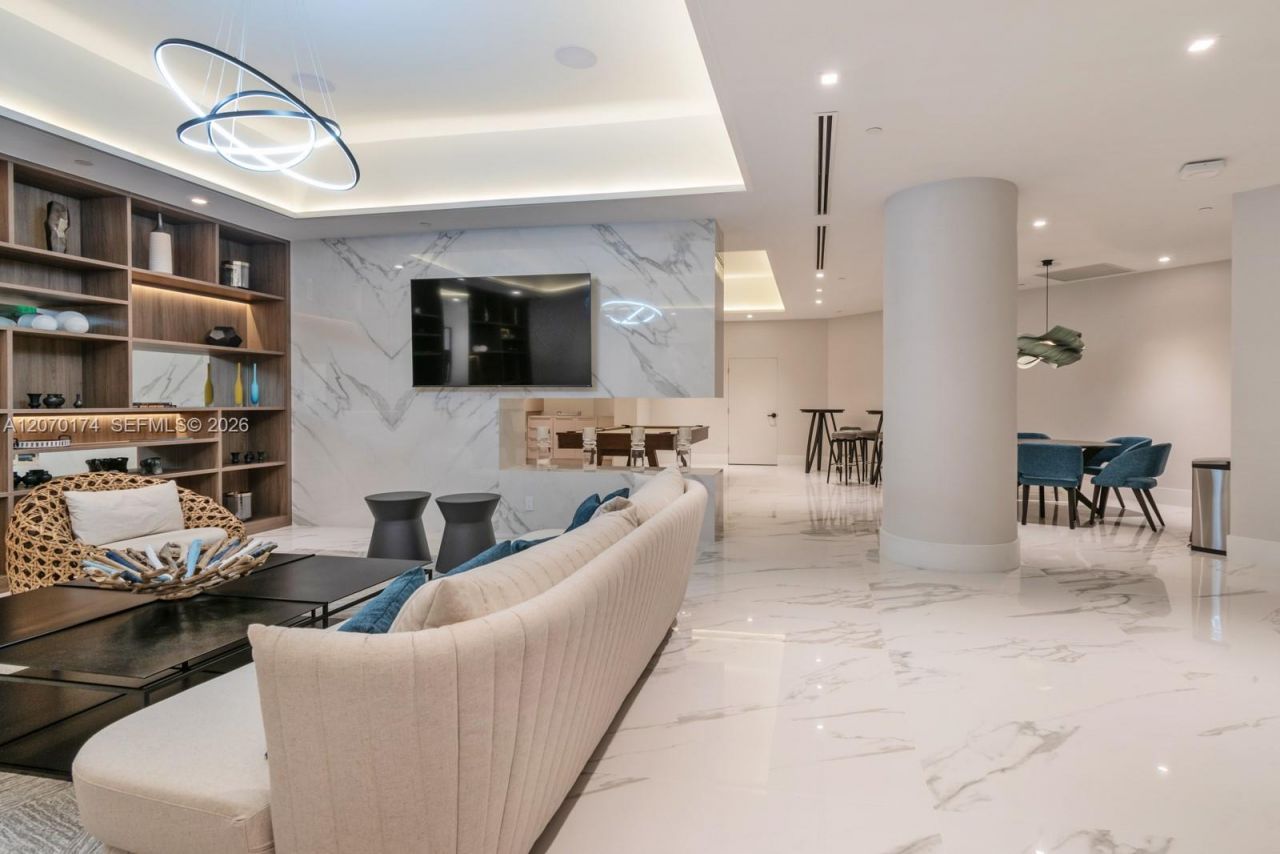 1000 W Island Blvd, Unit 202, Aventura, FL 33160 Photo