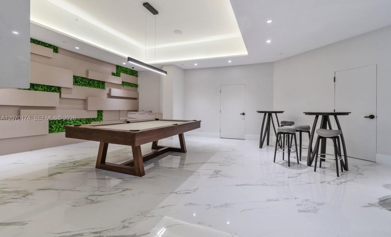 1000 W Island Blvd, Unit 202, Aventura, FL 33160 Photo