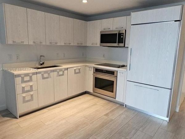 45 SW 9th St , Unit 2102, Miami, FL 33130