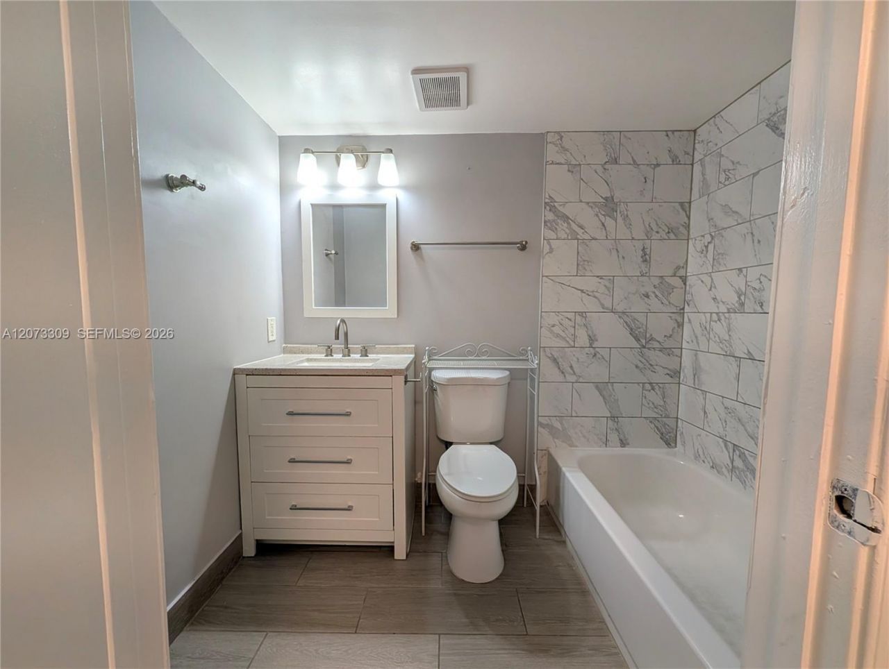 3690 N 56th Ave , Unit 903, Hollywood, FL 33021 Photo