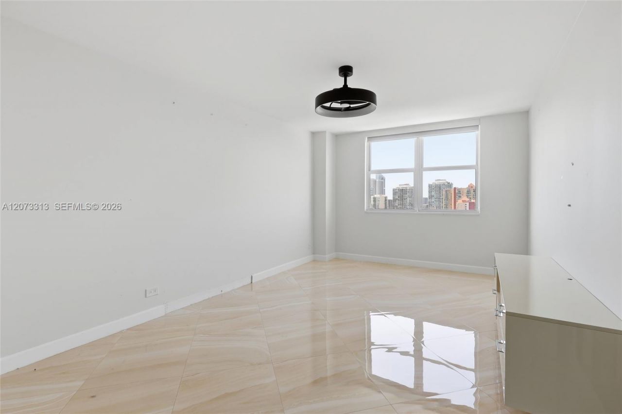 250 174th St , Unit 2004, Sunny Isles Beach, FL 33160 Photo