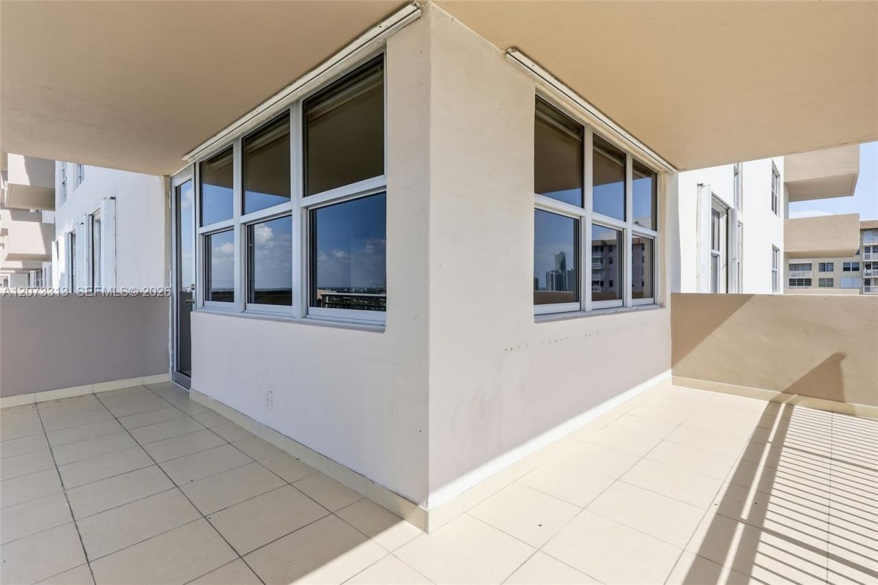 250 174th St , Unit 2004, Sunny Isles Beach, FL 33160 Photo