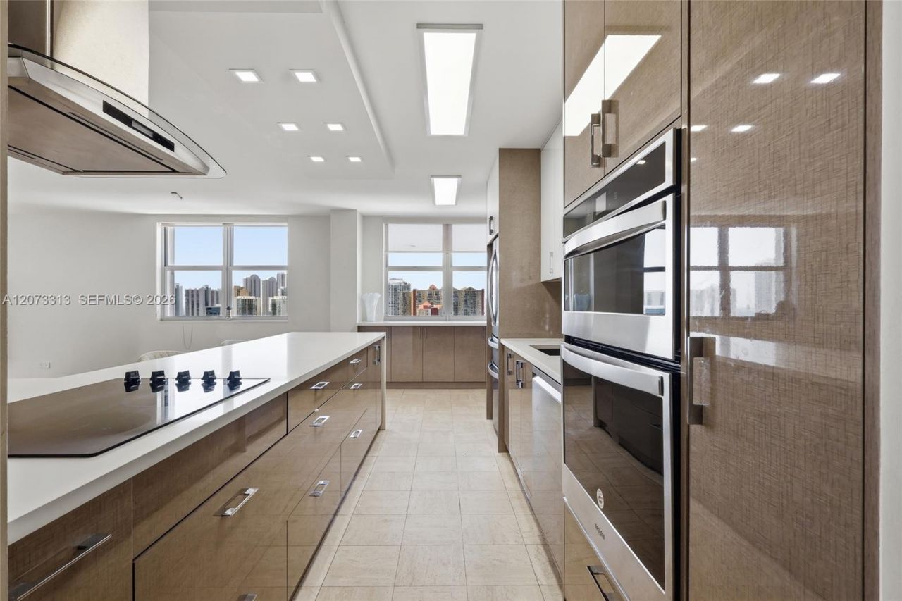 250 174th St , Unit 2004, Sunny Isles Beach, FL 33160 Photo