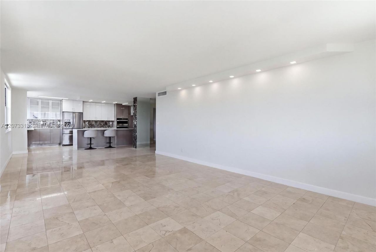 250 174th St , Unit 2004, Sunny Isles Beach, FL 33160 Photo