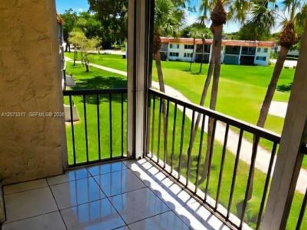 8911 S Hollybrook Blvd , Unit 310, Pembroke Pines, FL 33025