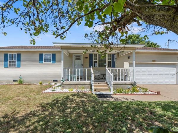 100 Harris Drive , Sikeston, MO 63801