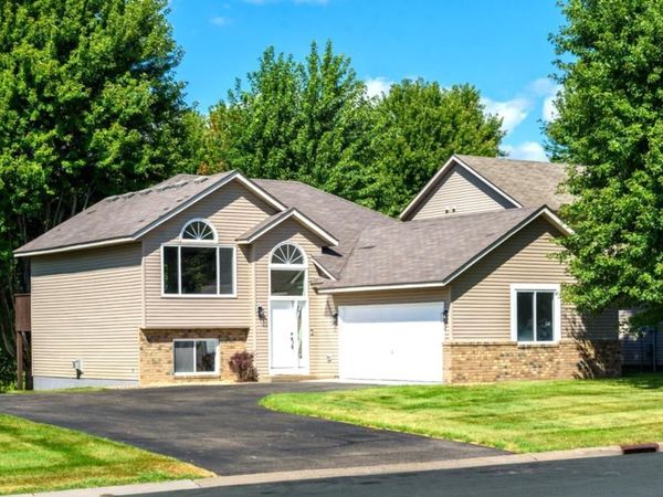 2827 18th Avenue E, Shakopee, MN 55379