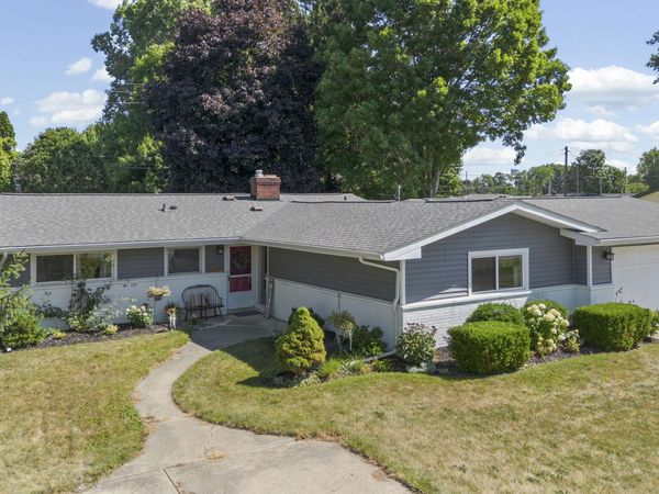 9194 Oakview Drive, Swartz Creek, MI 48473