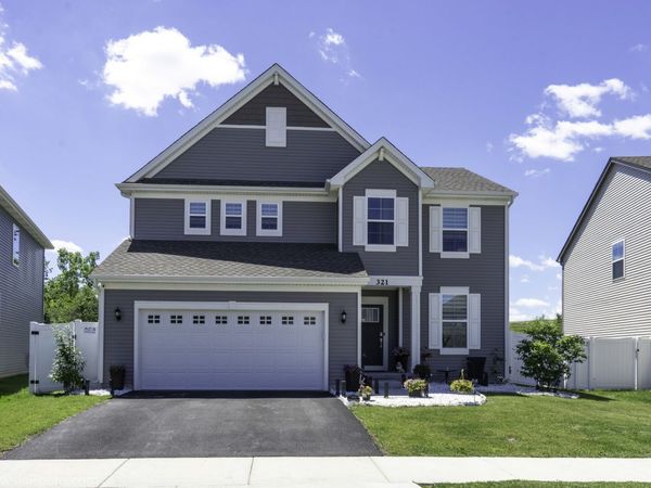 321 S Pointe Avenue , South Elgin, IL 60177