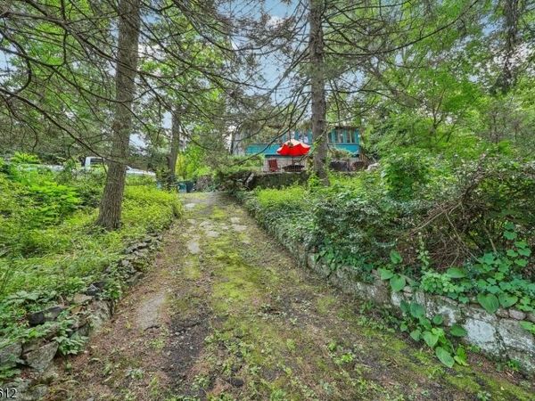 18 Nakomis Path, Lincoln Park, NJ 07035