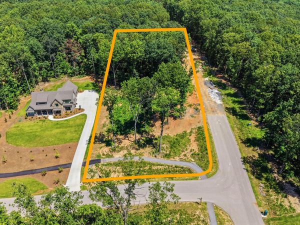 8581 Bear Paw Trail, Signal Mountain, TN 37377
