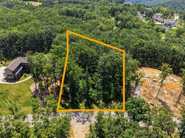 8354 Bear Paw Trail, Signal Mountain, TN 37377