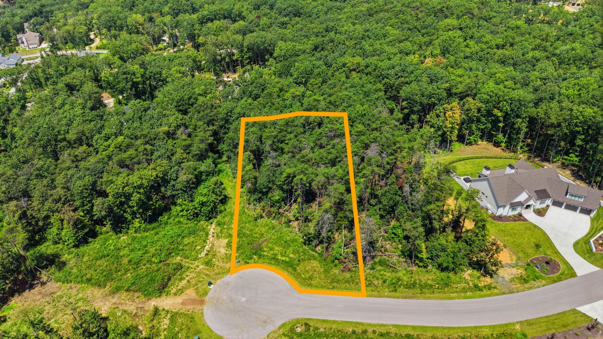 8381 Big Sky Lane, Signal Mountain, TN 37377 Main Photo