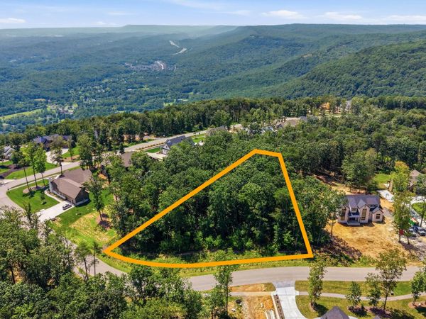 1402 Bent Hickory Road, Signal Mountain, TN 37377